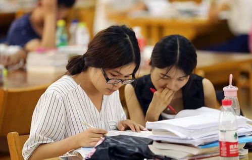 高校書(shū)記校長(zhǎng)化身人力中介，每年走訪(fǎng)百家企業(yè)助力學(xué)生就業(yè)